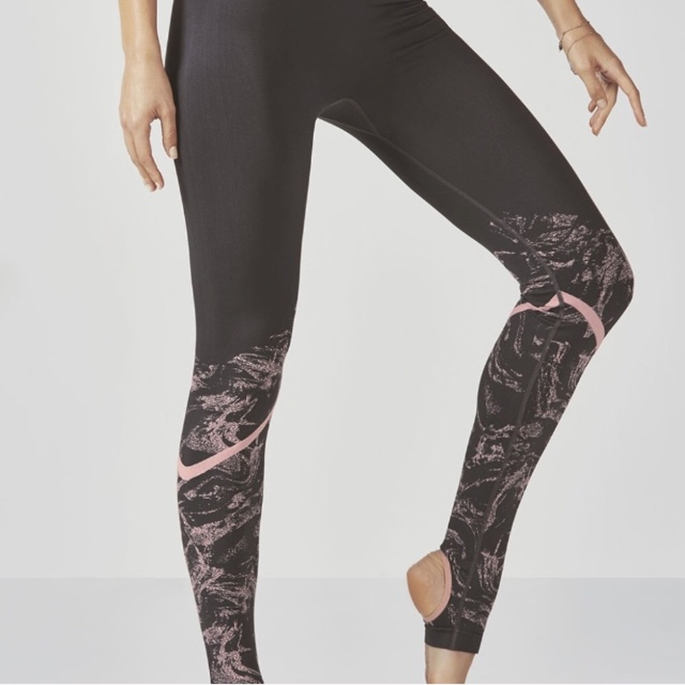 NWOT Fabletics Eliza Seamless tights